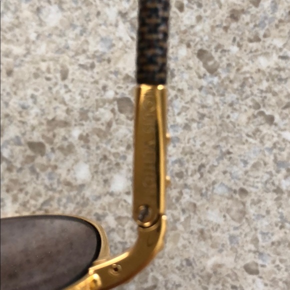 Authentic Louis Vuitton aviator sunglasses. - Picture 4 of 7